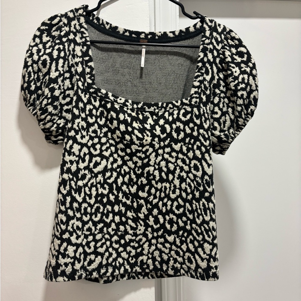 Free People Leopard Print Puff Sleeve Top